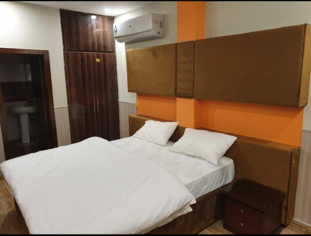 Hak Mall Suites And Apartments Rawalpindi Zewnętrze zdjęcie