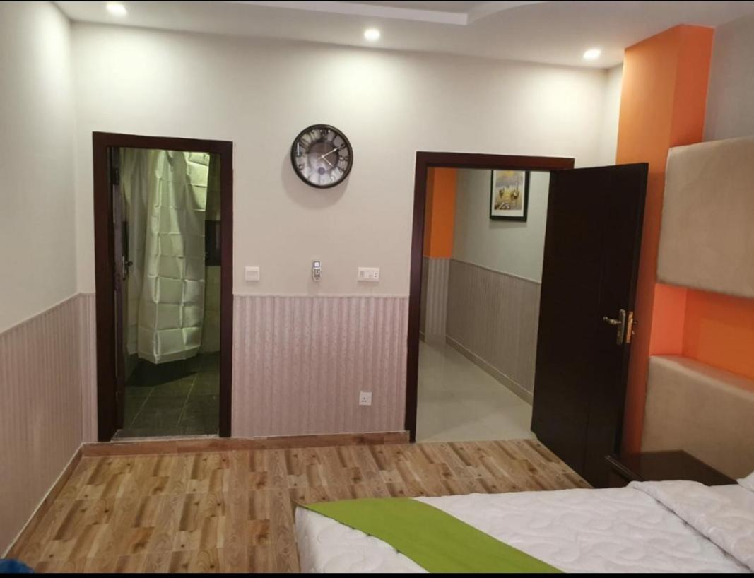 Hak Mall Suites And Apartments Rawalpindi Zewnętrze zdjęcie