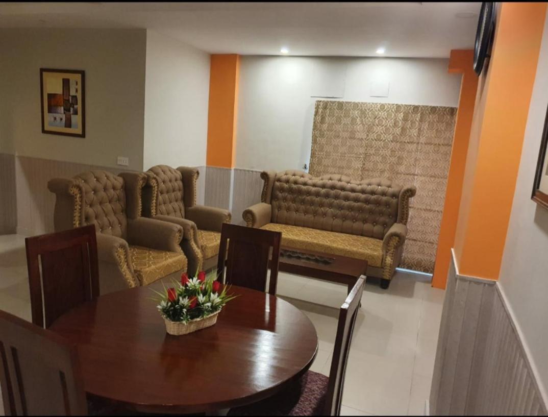 Hak Mall Suites And Apartments Rawalpindi Zewnętrze zdjęcie